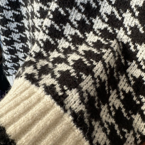 houndstooth pattern sweater - Picture 6 of 8